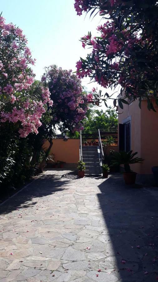 B&B Fiumicino Airport Resort Екстериор снимка